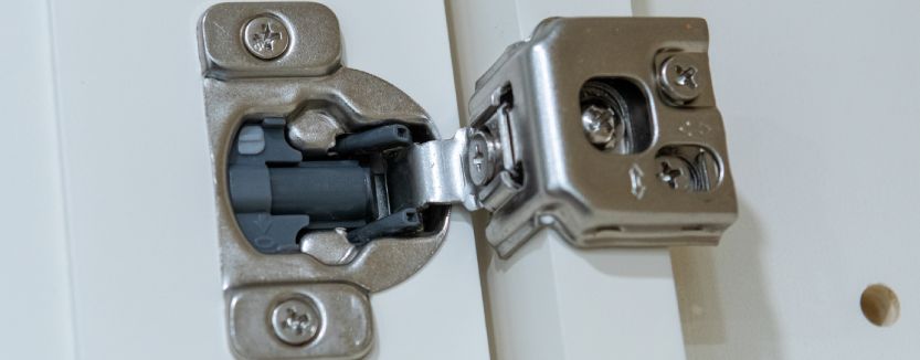 anteprima articolo su nichelatura per cerniere e perni per arredamento